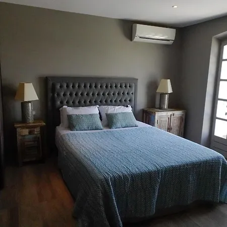 Belle Maison Avec Piscine Dans Les Hauteurs A Raphael Vila *