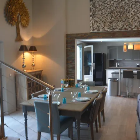 Belle Maison Avec Piscine Dans Les Hauteurs A Raphael Villa