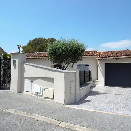 Belle Maison Avec Piscine Dans Les Hauteurs A Raphael *