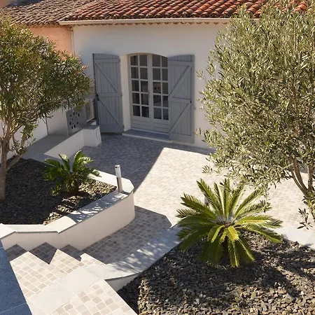 Belle Maison Avec Piscine Dans Les Hauteurs A Raphael Villa